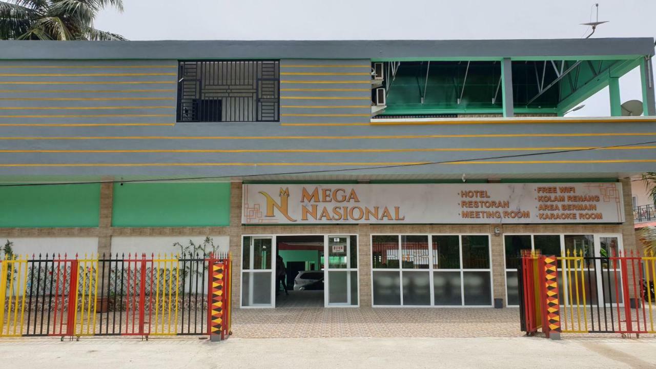 Mega Nasional Seaview Hotel Gunungsitoli Exterior foto