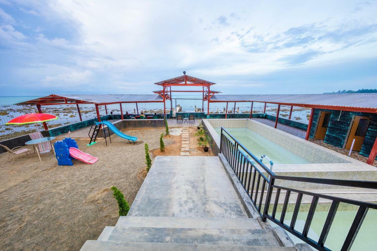Mega Nasional Seaview Hotel Gunungsitoli Exterior foto